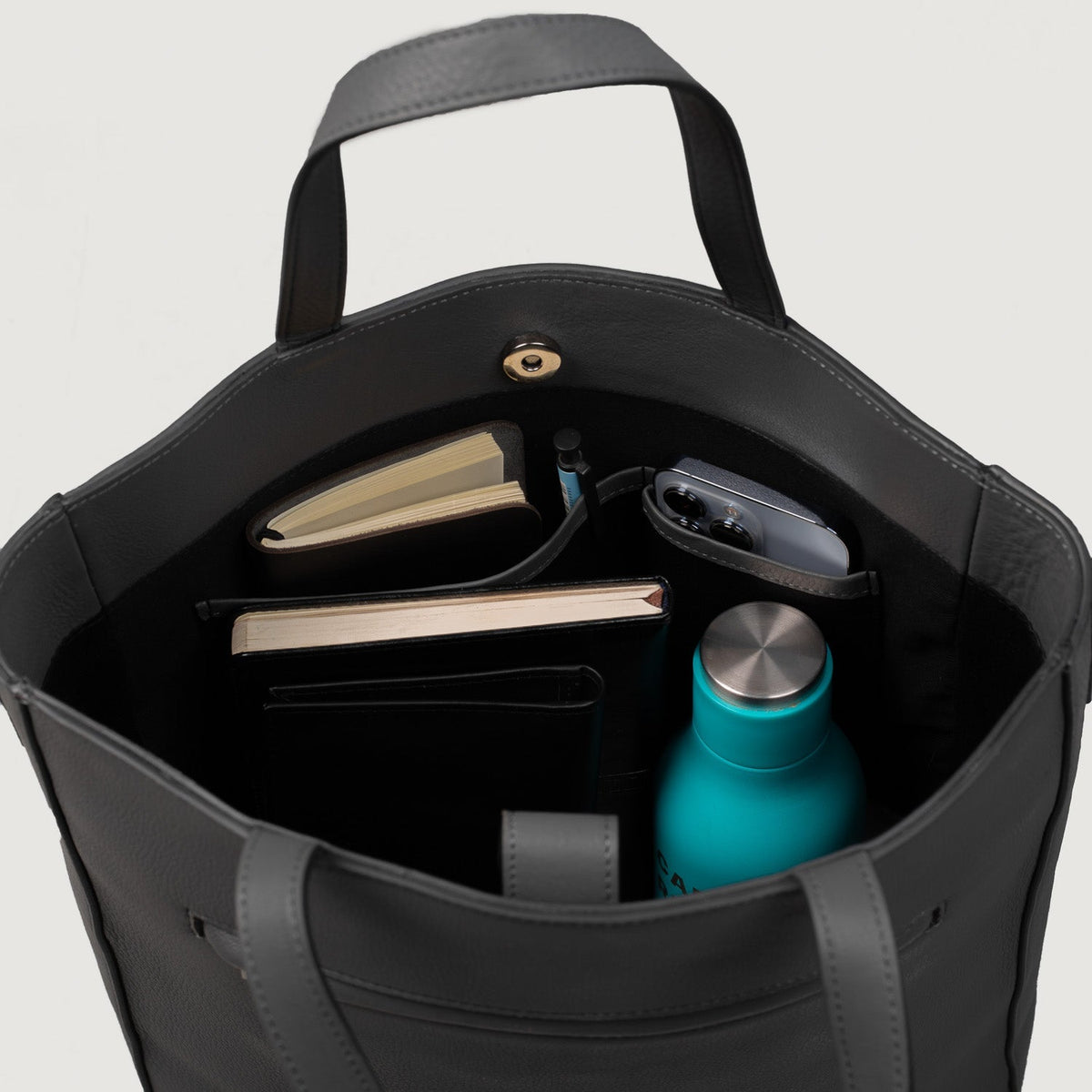 
The Poet Çantë tote lëkure – alternate product view 8