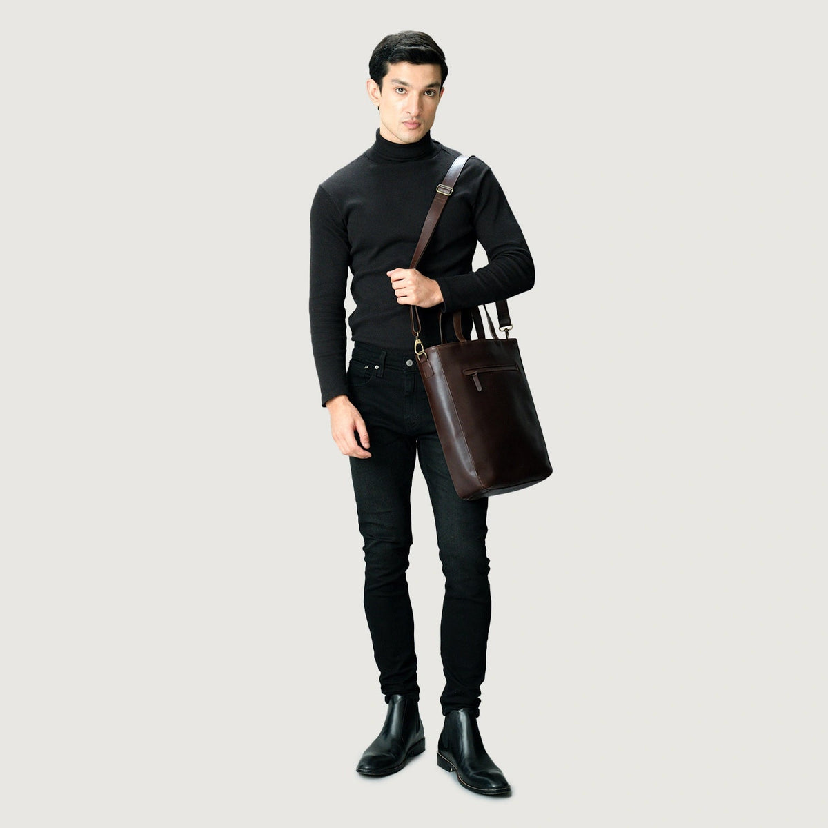 
Pamje e brendshme Showing Dedicated Padded Laptop Sleeve & Multi-Compartment Organization