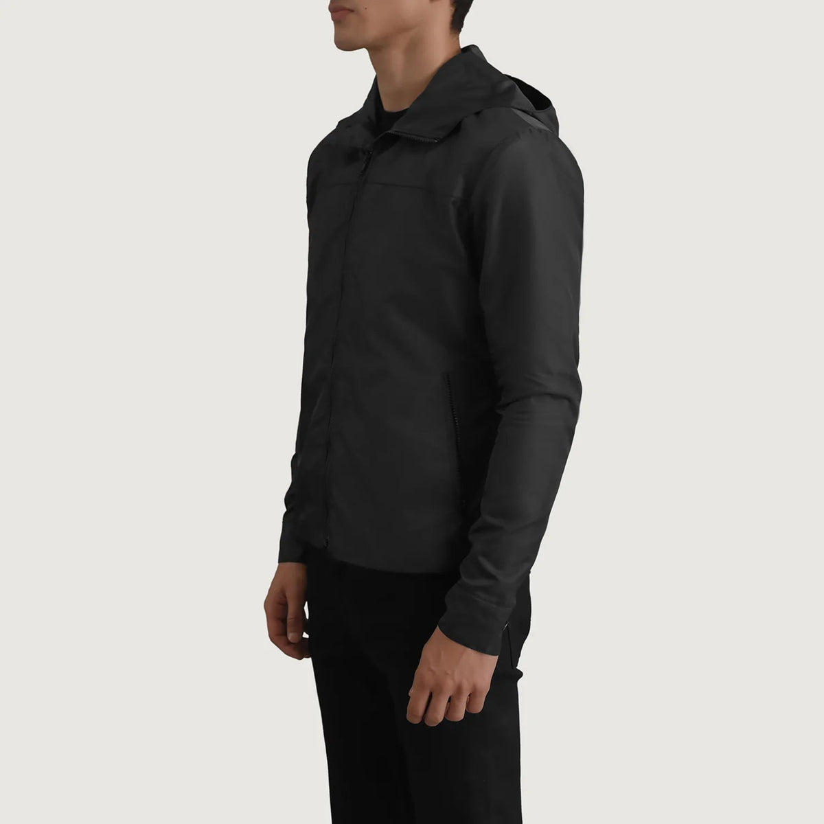
Black Full-Grain Leather Hooded Jacket - Pamje e pasme me supe të theksuara dhe buzë të pastër