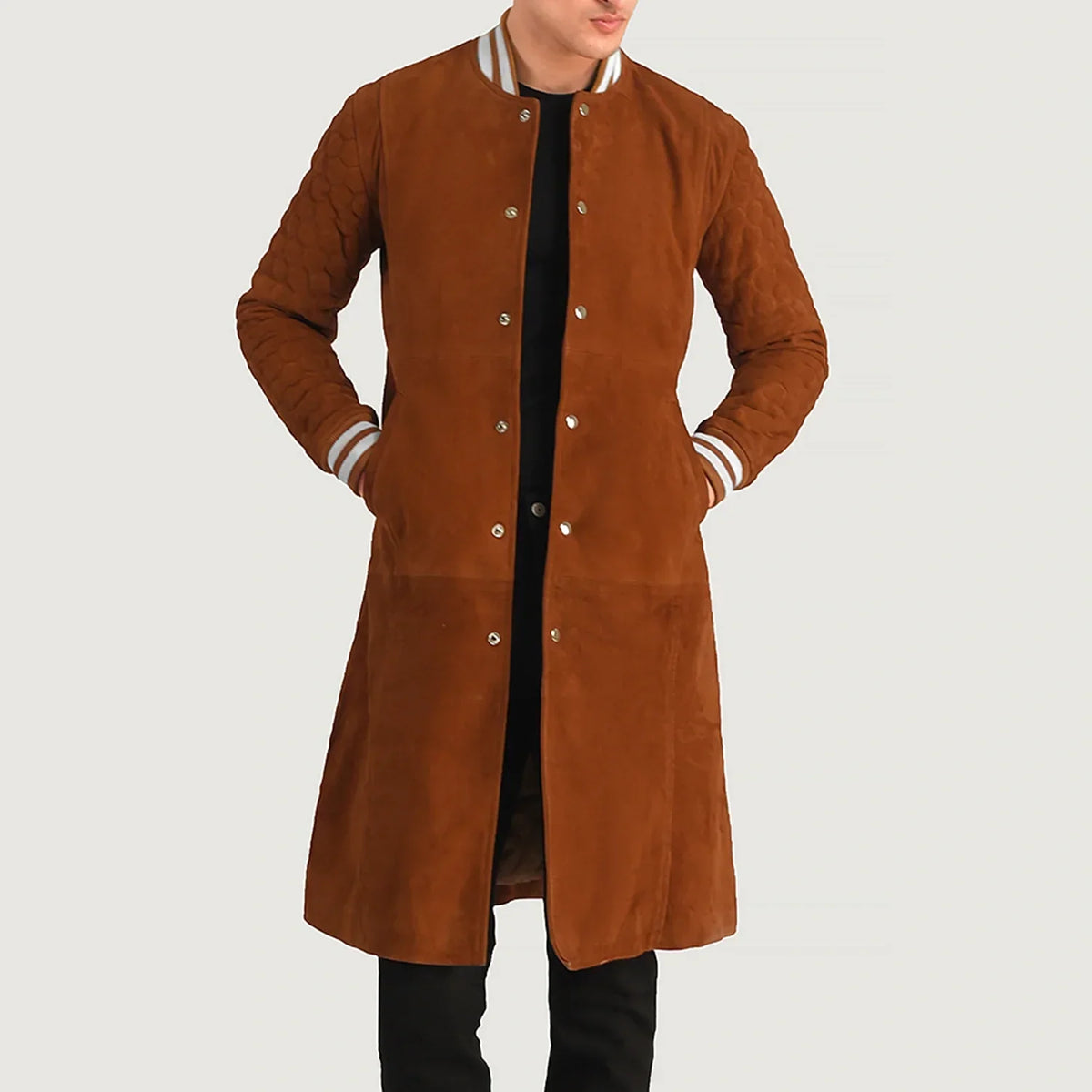 
Wilde Kafe Suede Varsity Pallto Lëkure për Meshkuj in Tan Bown Goatskin Suede - Pamje ballore dhe siluetë e përshtatur | Bli online