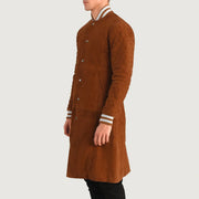
Tan Bown Goatskin Suede Varsity Jacket - Pamje e pasme me supe të theksuara dhe buzë të pastër