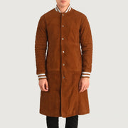 
Detaje nga afër of Varsity collar & Snap Button button Hardware on Wilde Kafe Suede Varsity Pallto Lëkure për Meshkuj