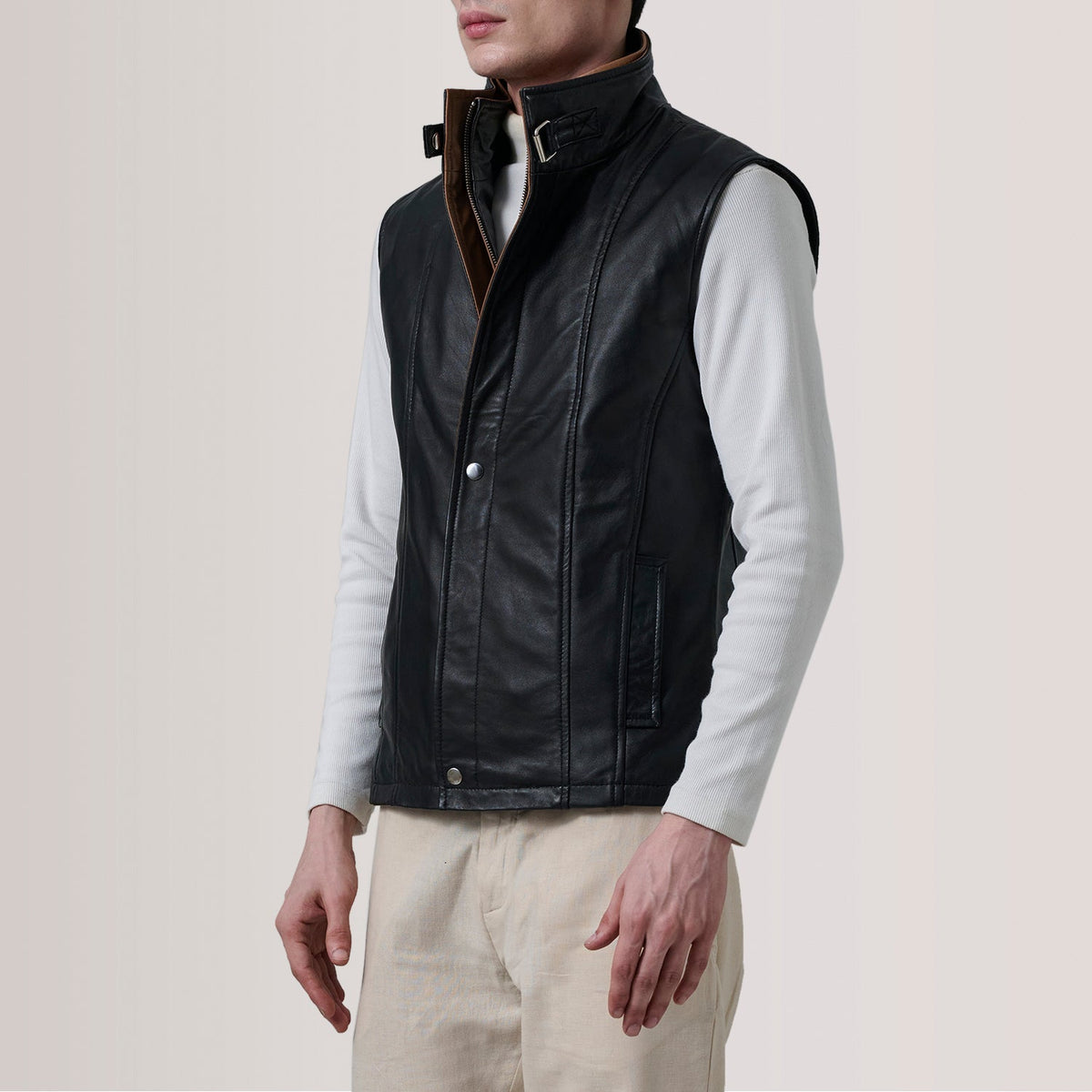 
Zane Grey Suede Vest For Men - Pamje anësore me prerje ergonomike të mëngëve